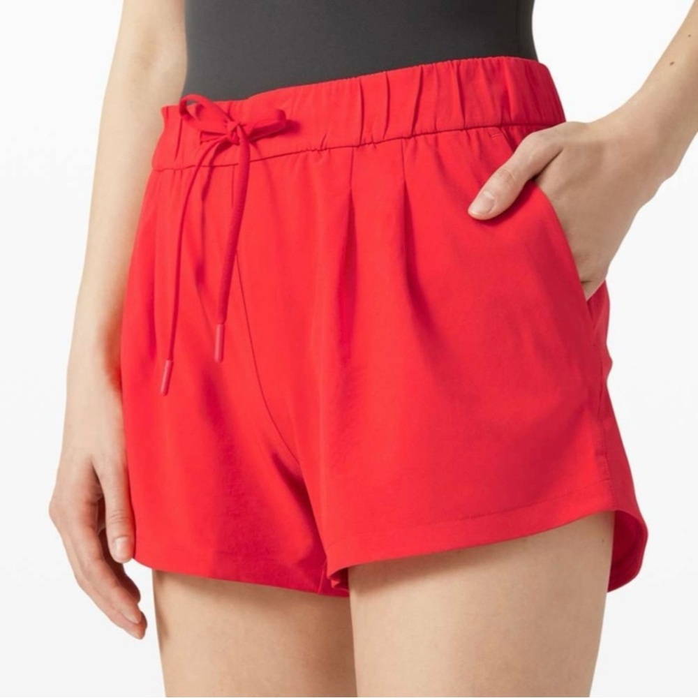 Lululemon Stroll at Sundown Short 3" W7BBVS size 8